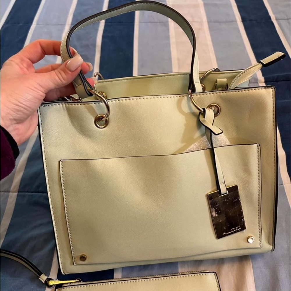 Elegant Cream Handbag